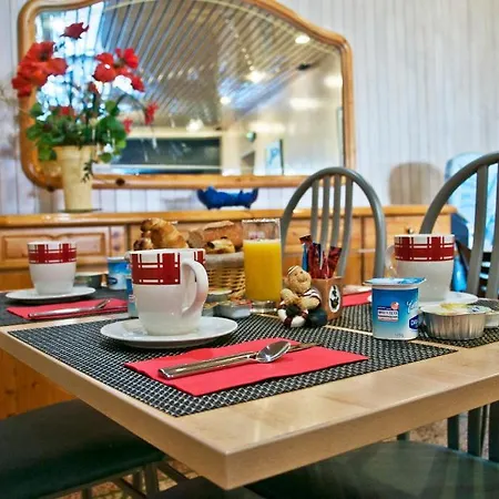 Le Saint Joseph Centre Gare Hotel 2*