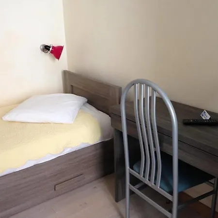 Hotel Le Saint Joseph Centre Gare 2*
