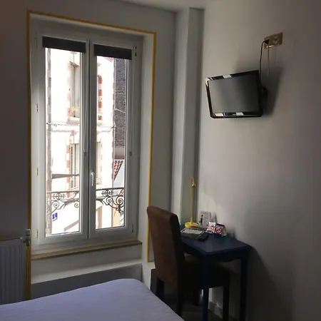 Le Saint Joseph Centre Gare Hotel 2*